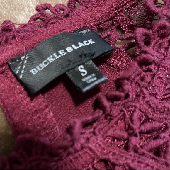 🍇 Buckle Black Lace High Neck Top - Picture 4 of 11